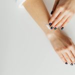 Jak dbać o paznokcie, żeby były mocne i zadbane?